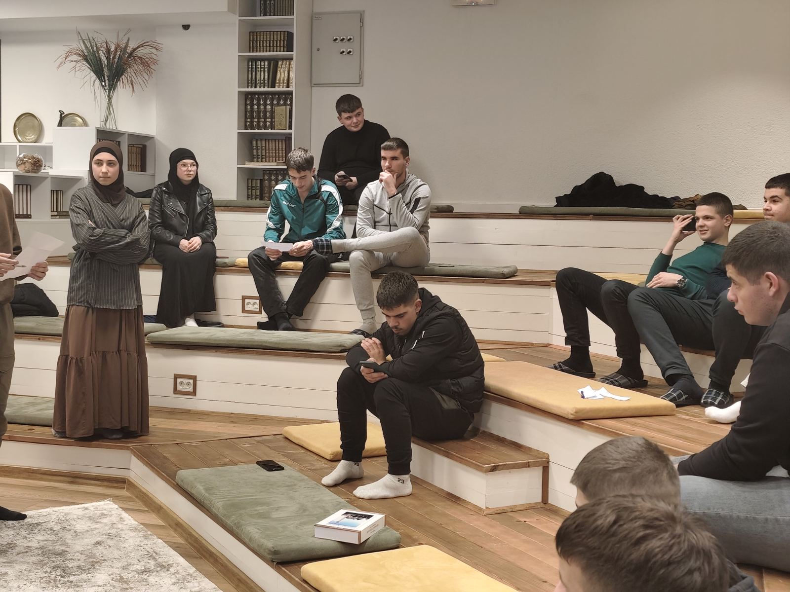 Okrugli sto 1 — 4