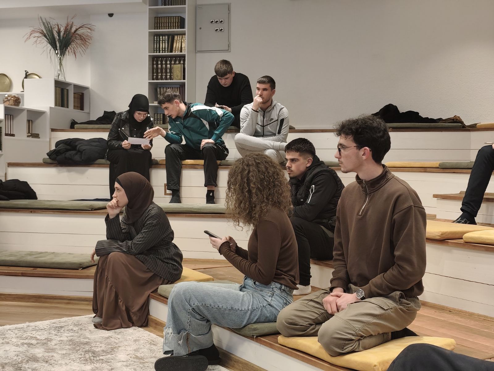 Okrugli sto 1 — 7